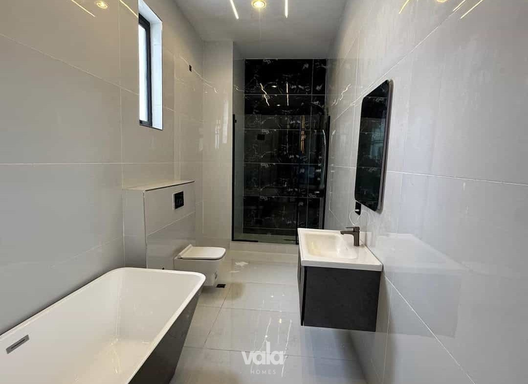 Five bedroom detached duplex (215Ajah5bdd)
