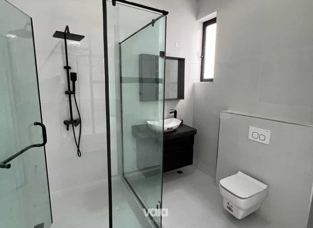 Five bedroom detached duplex (215Ajah5bdd)