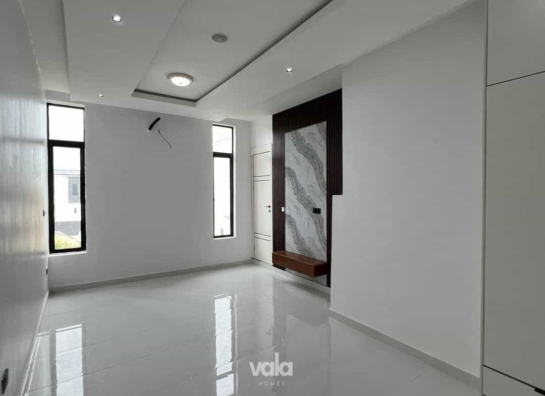 Five bedroom detached duplex (215Ajah5bdd)
