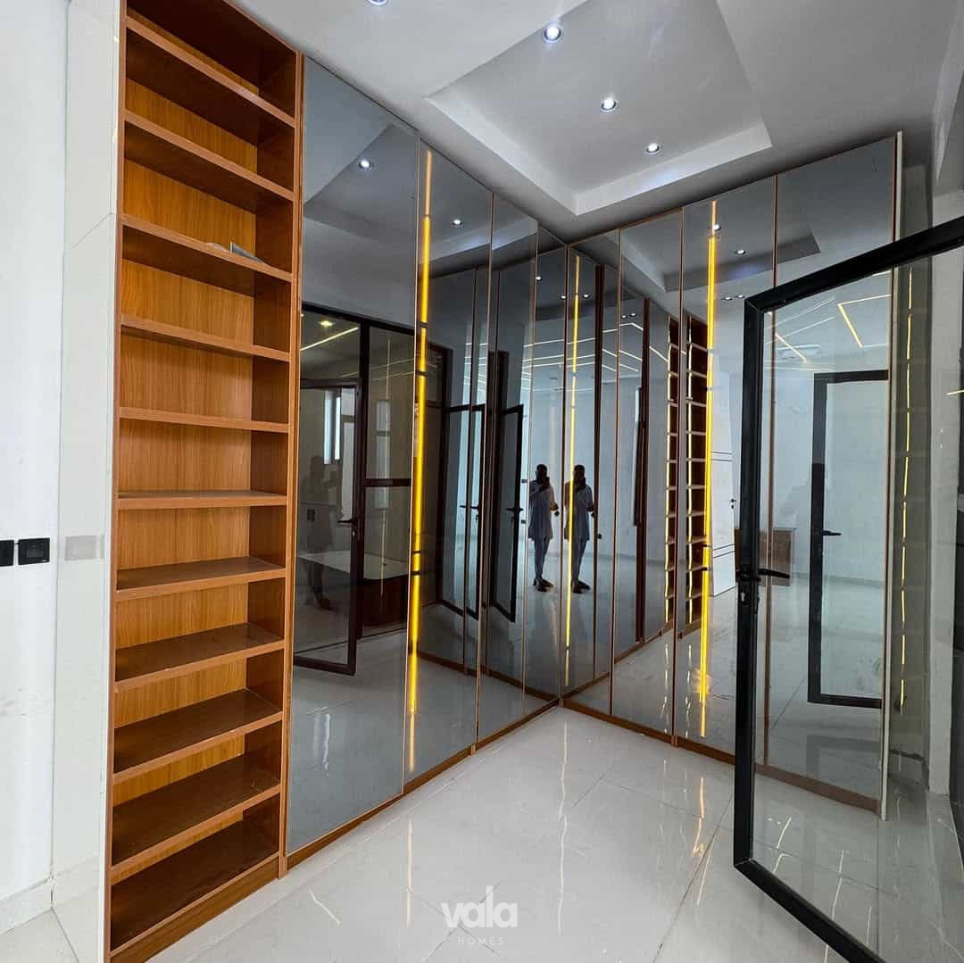 Five bedroom detached duplex (215Ajah5bdd) Five bedroom detached duplex (215Ajah5bdd)