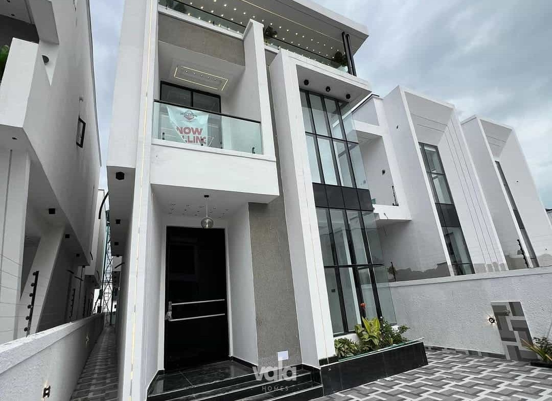 Five bedroom detached duplex (215Ajah5bdd)
