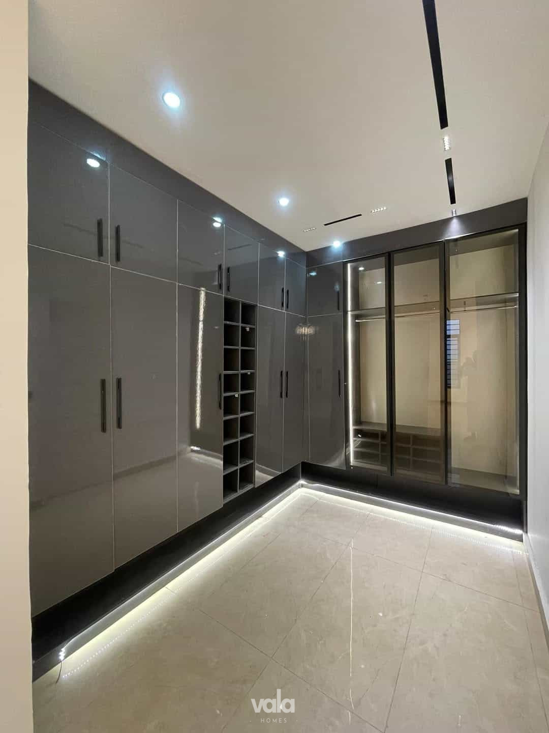 Five bedroom detached duplex (218Megamd5bdd)