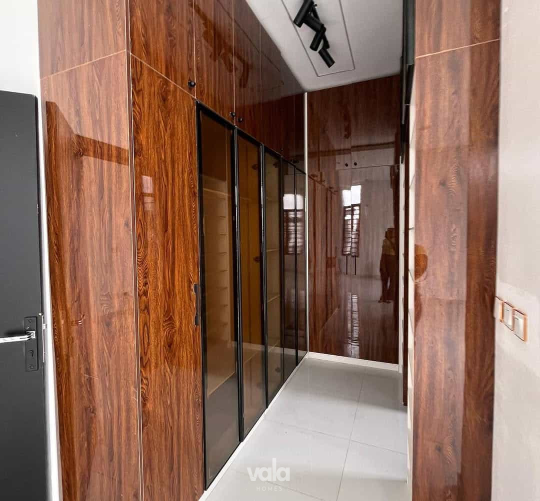 Four bedroom detached duplex (212Ajah5bdd)