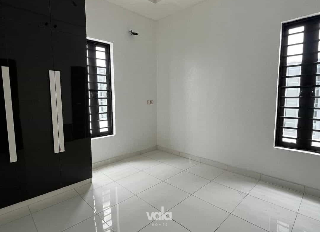 Four bedroom detached duplex (212Ajah5bdd)