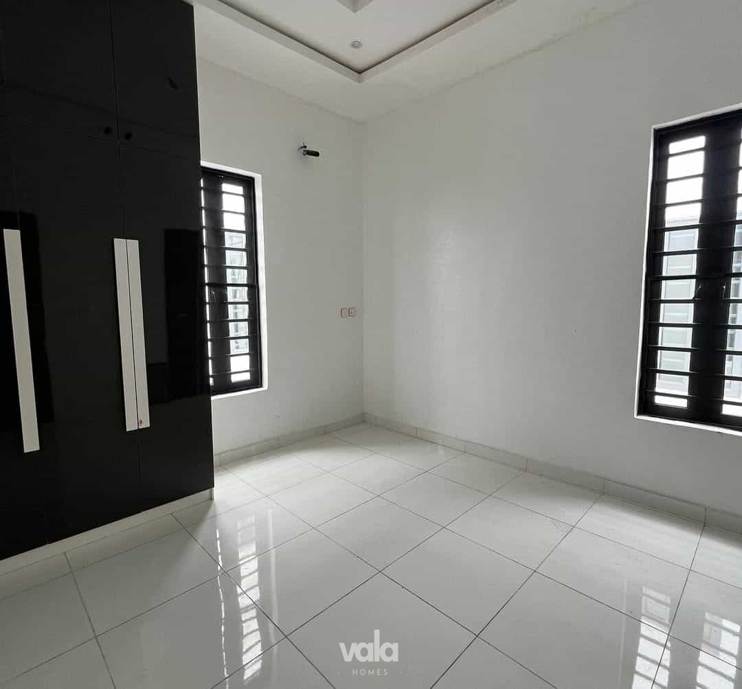 Four bedroom detached duplex (212Ajah5bdd)
