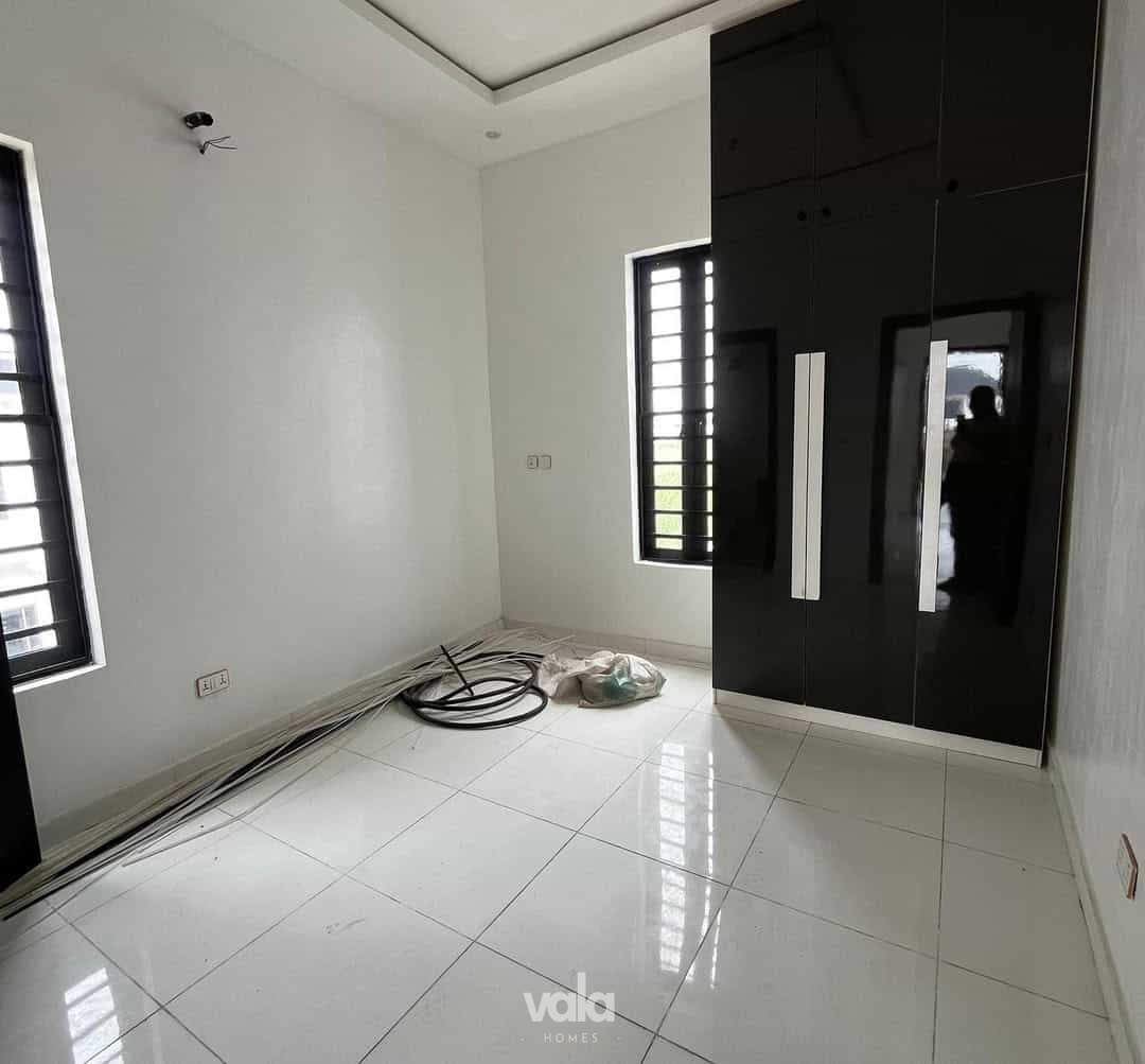 Four bedroom detached duplex (212Ajah5bdd)