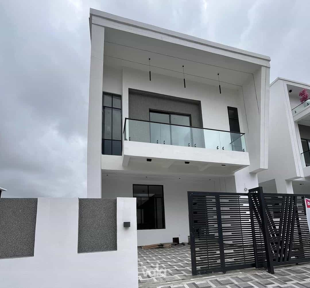 Four bedroom detached duplex (212ajah5bdd)