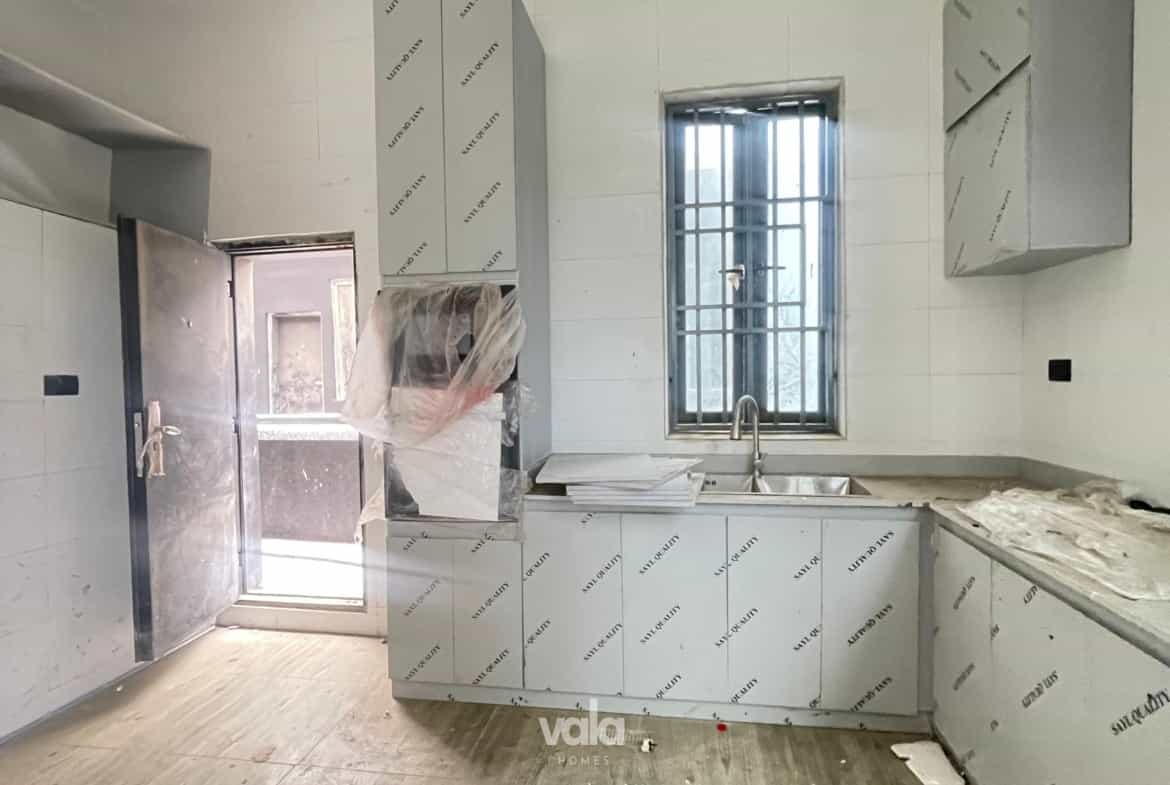 four bedroom semi detached duplex (IKATE4BSD09)