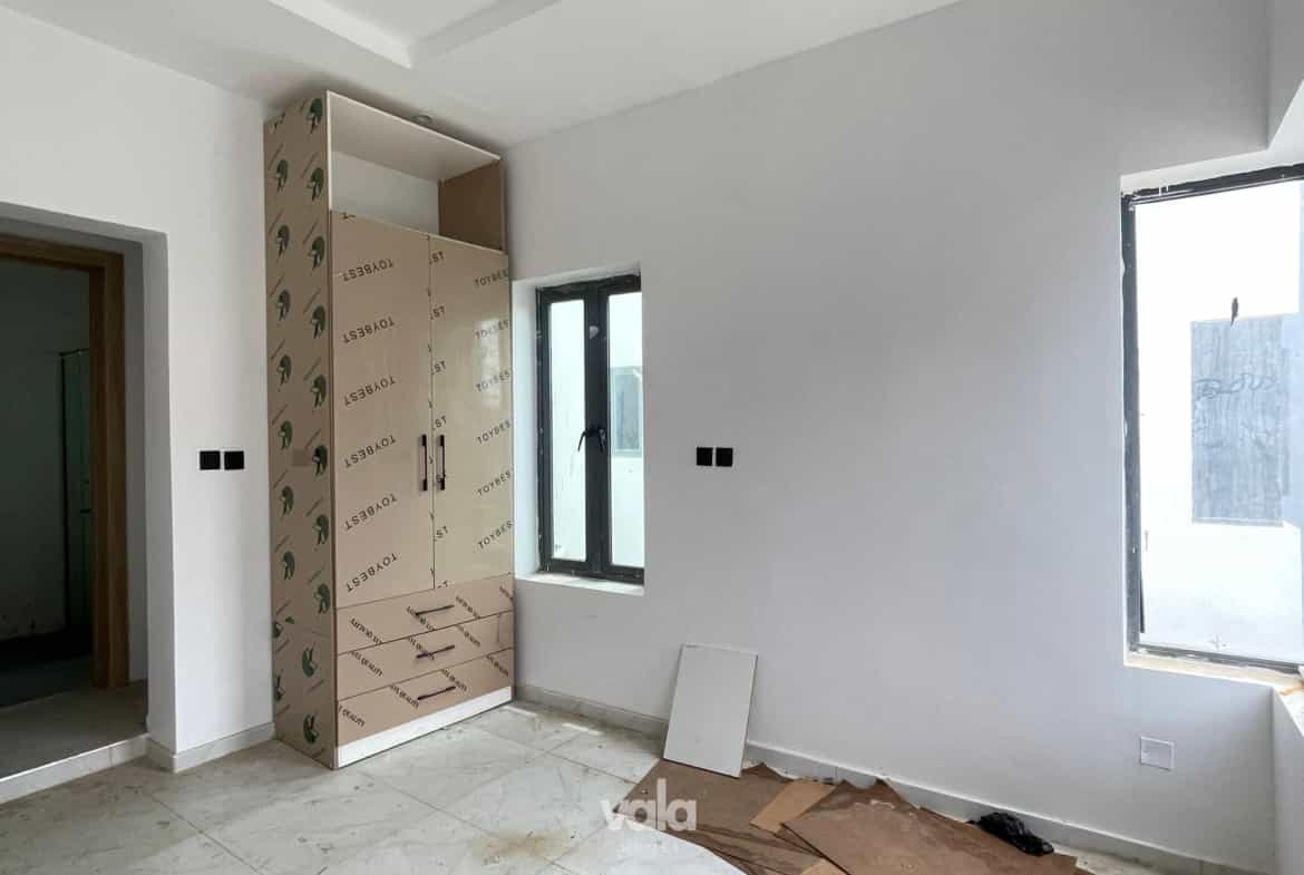 four bedroom semi detached duplex (IKATE4BSD09)