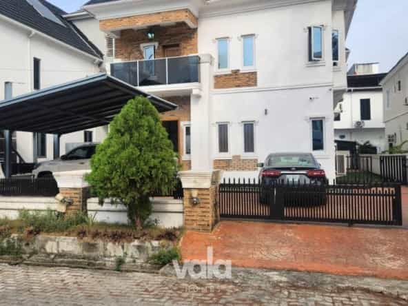 Fully furnished 4 bedroom detached duplex