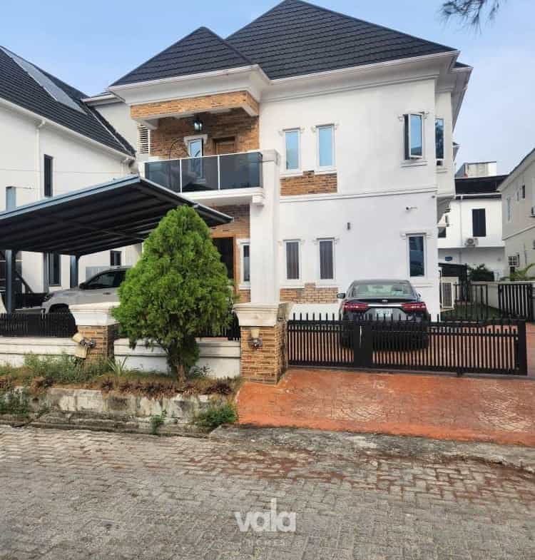 Fully furnished 4 bedroom detached duplex