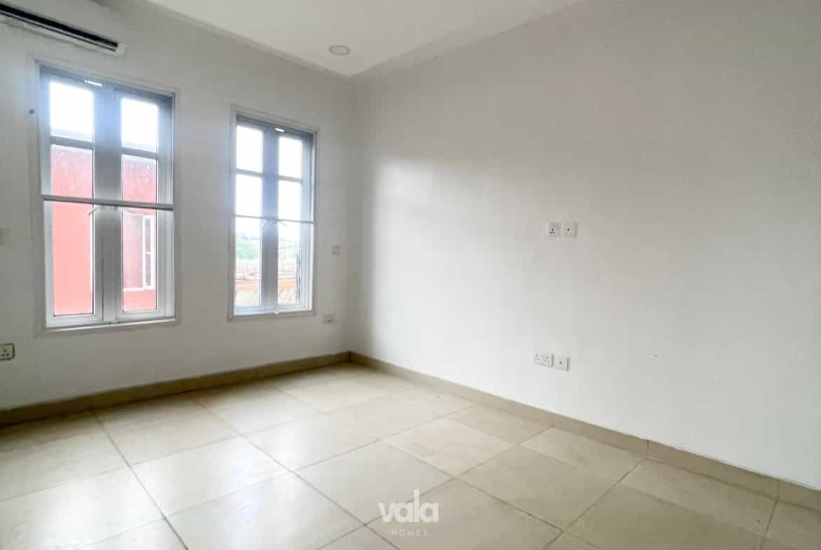 Fully serviced three bedroom apartment (ORCHID3B03)