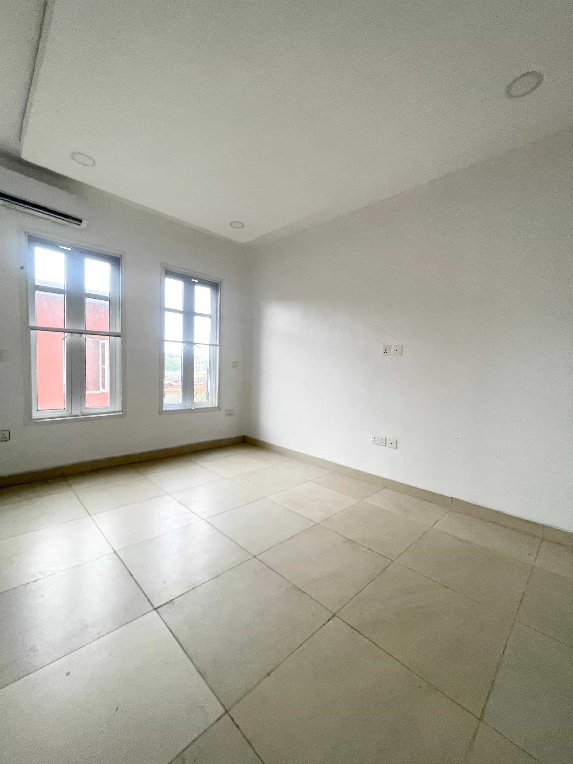 Fully serviced three bedroom apartment (ORCHID3B03) Fully serviced three bedroom apartment (ORCHID3B03)