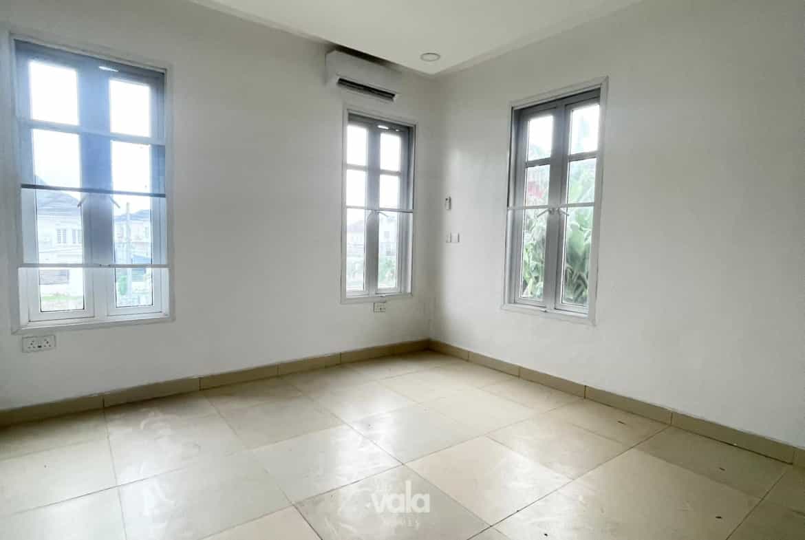 Fully serviced three bedroom apartment (ORCHID3B03)