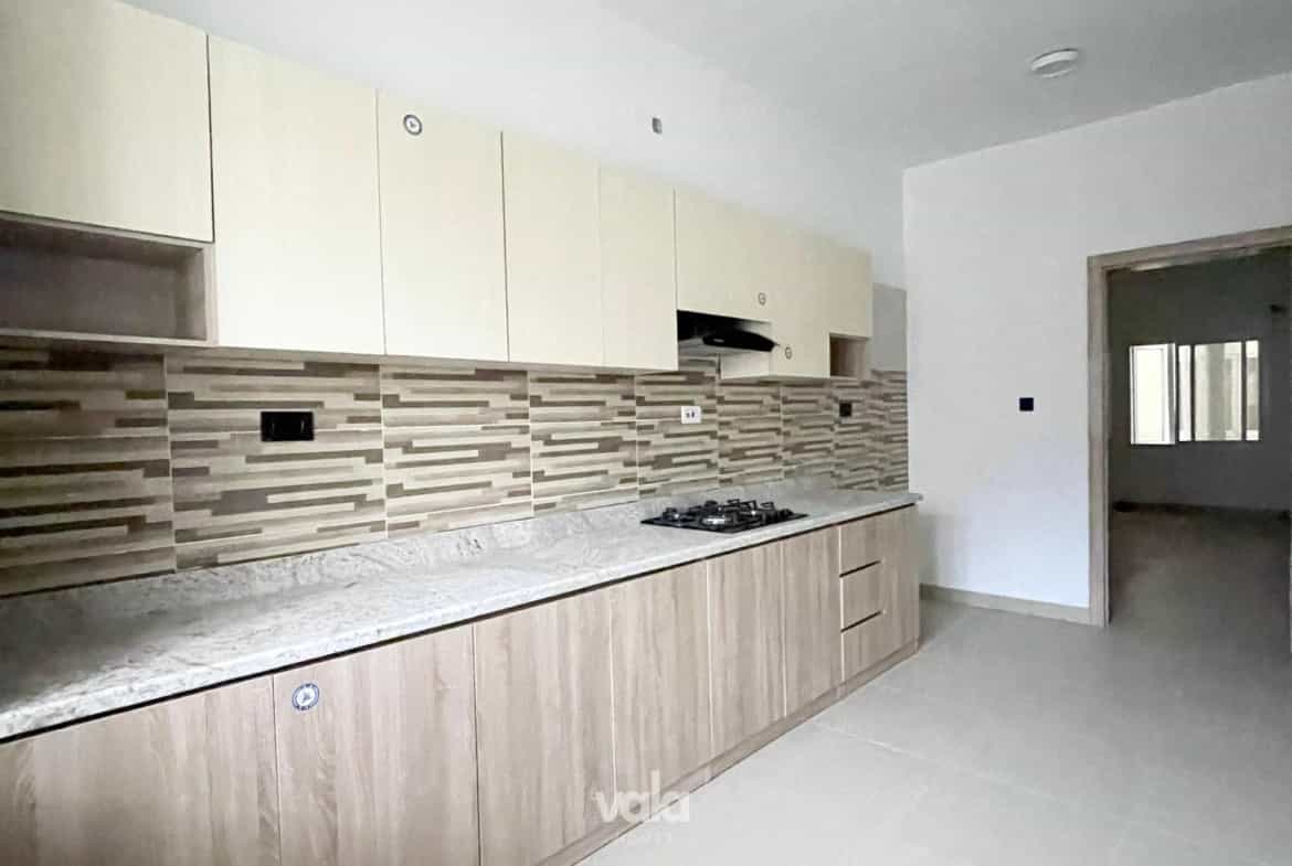 Fully serviced two bedroom maisonette (AJAH2BM)