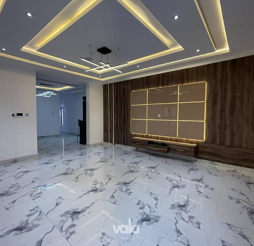 Newly Built Five Bedroom Duplex With Cinema & Swimming Pool (CHEVRN5BDD19)
