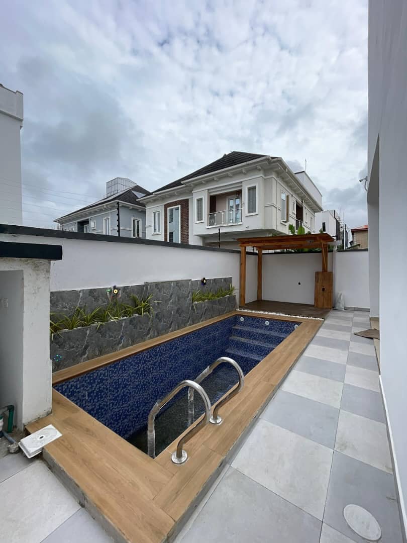 Newly Built Five Bedroom Duplex With Cinema & Swimming Pool (CHEVRN5BDD19)