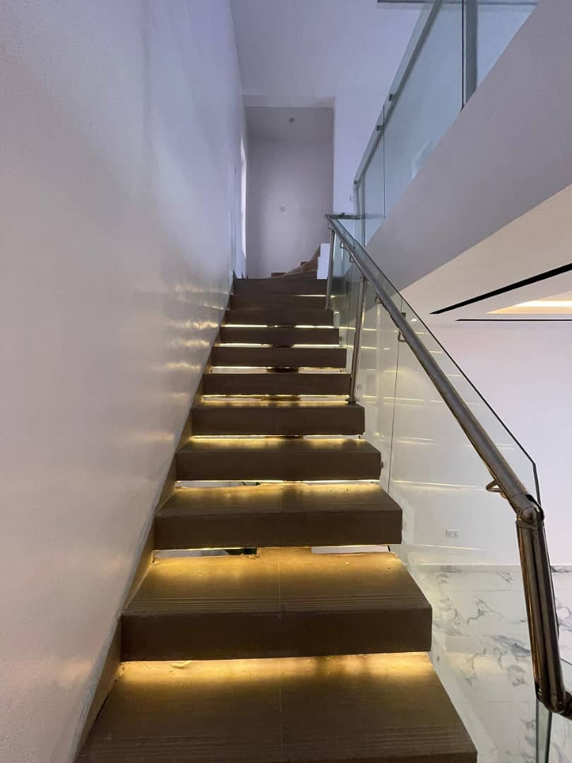 Newly Built Five Bedroom Duplex With Cinema & Swimming Pool (CHEVRN5BDD19)