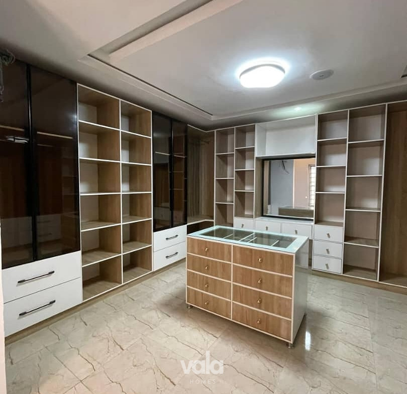 Newly Built Five Bedroom Duplex With Cinema & Swimming Pool (CHEVRN5BDD19)