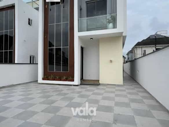 Newly built five bedroom duplex with cinema & swimming pool (chevrn5bdd19)