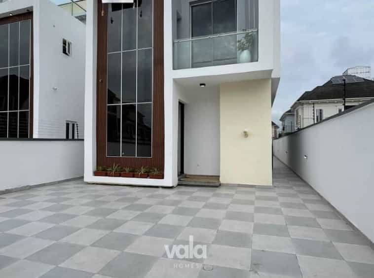 Newly built five bedroom duplex with cinema & swimming pool (chevrn5bdd19)