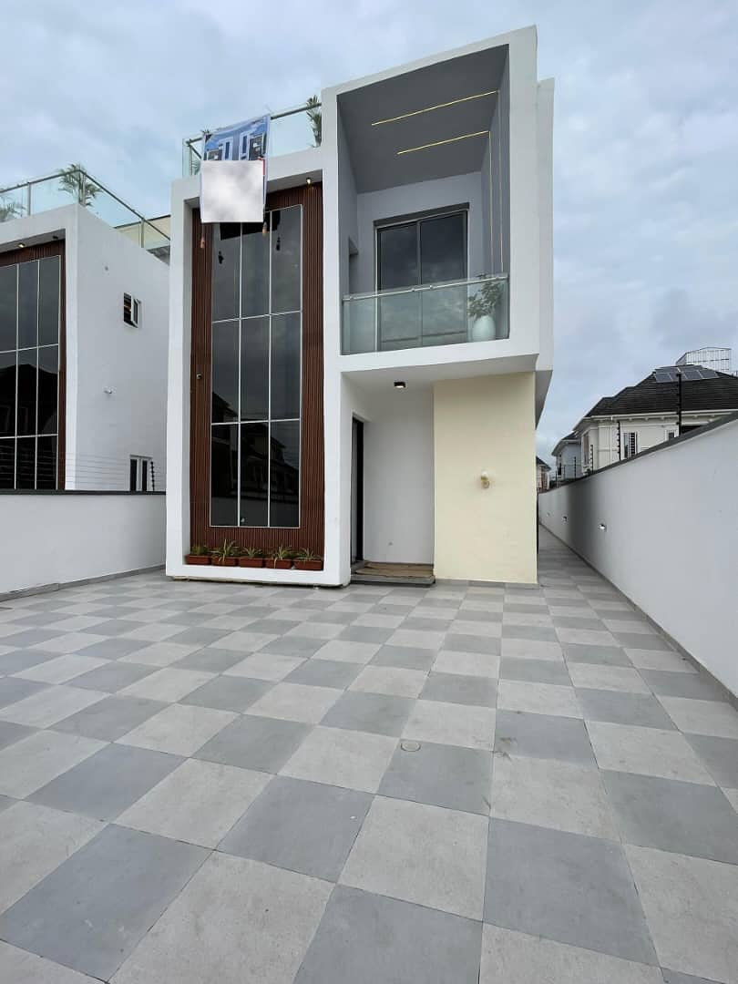 Newly Built Five Bedroom Duplex With Cinema & Swimming Pool (CHEVRN5BDD19)