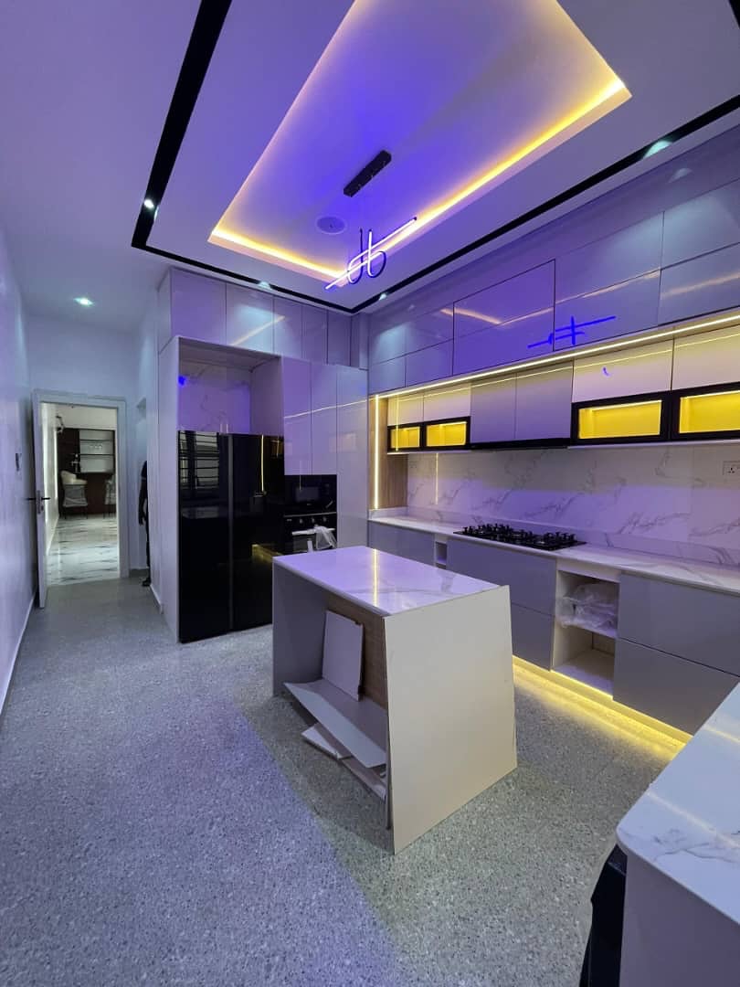 Newly Built Five Bedroom Duplex With Cinema & Swimming Pool (CHEVRN5BDD19)