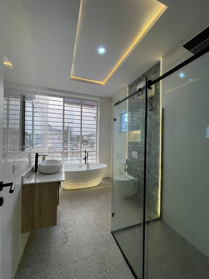 Newly Built Five Bedroom Duplex With Cinema & Swimming Pool (CHEVRN5BDD19)