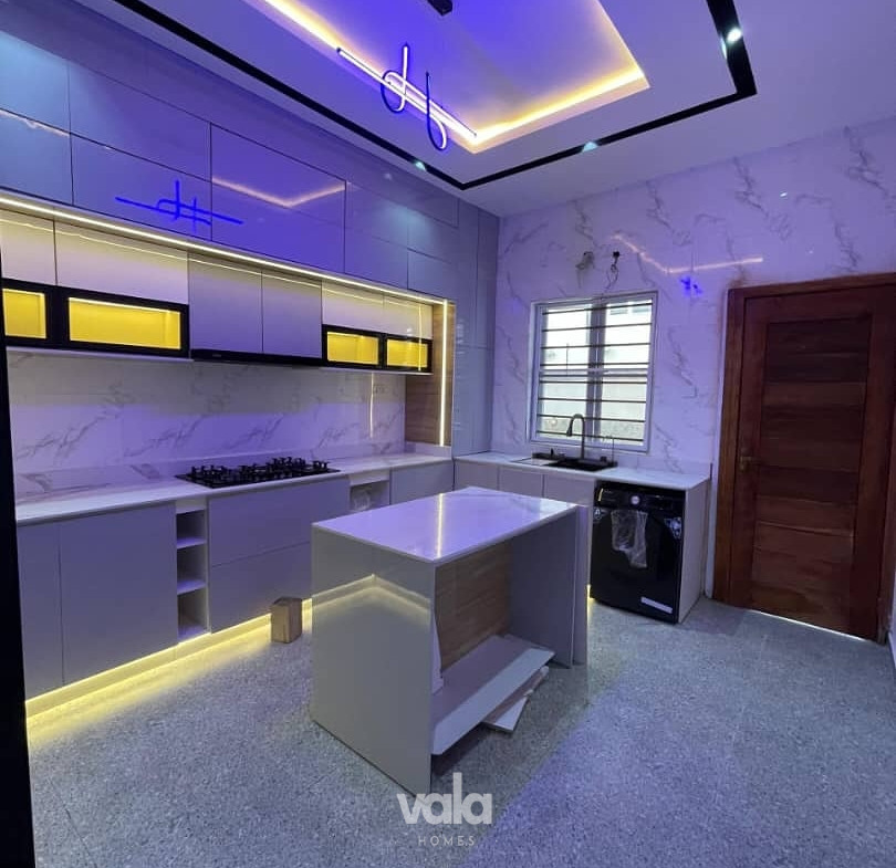 Newly Built Five Bedroom Duplex With Cinema & Swimming Pool (CHEVRN5BDD19)