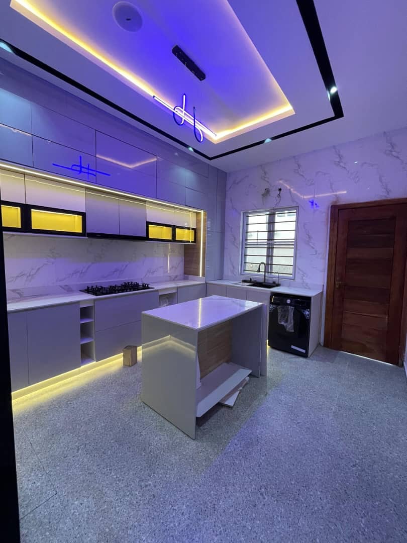 Newly Built Five Bedroom Duplex With Cinema & Swimming Pool (CHEVRN5BDD19)