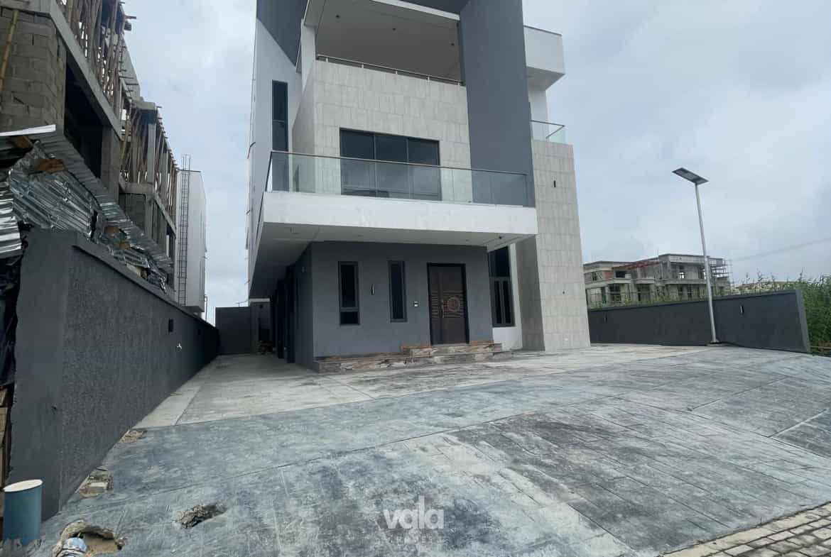 Newly built five bedroom with elevator & cinema in a secure estate