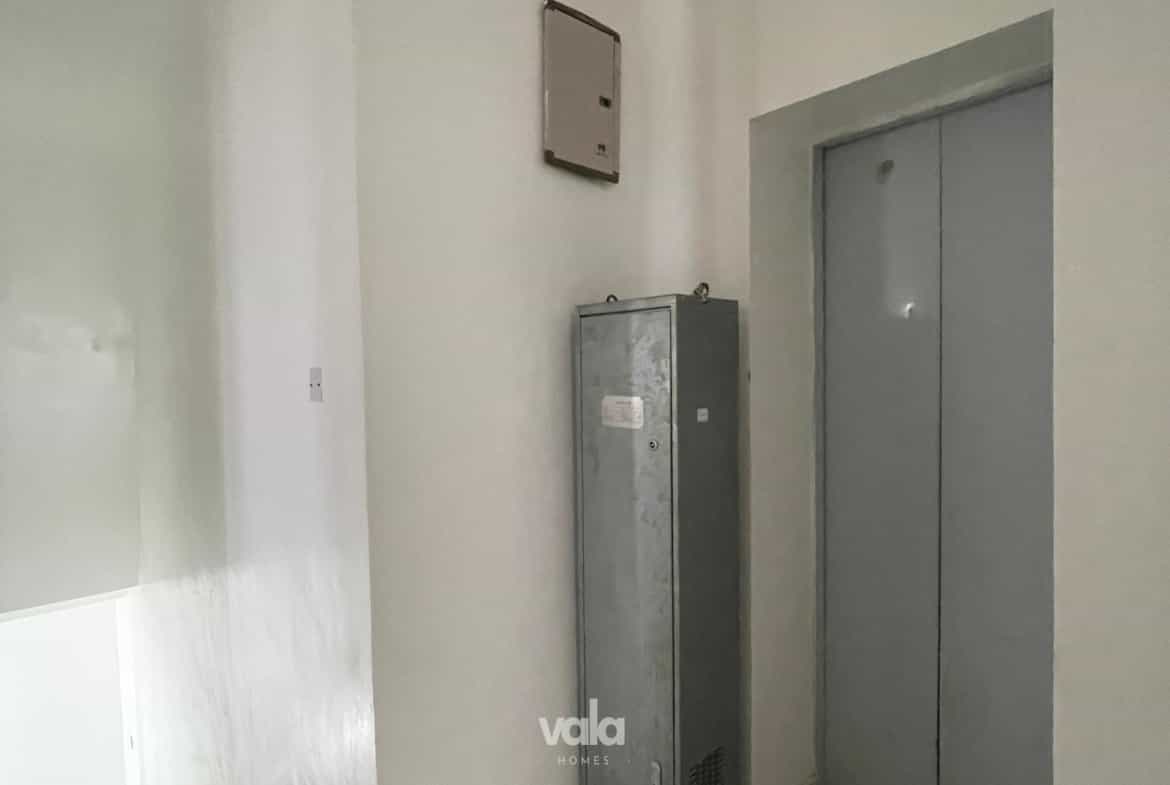 Newly built five bedroom with elevator & cinema in a secure estate