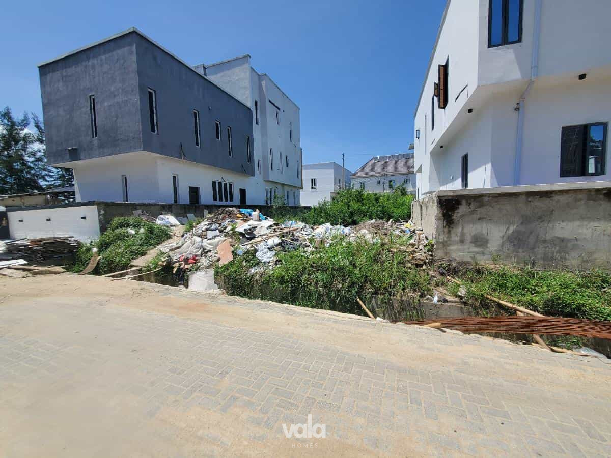 Ready to build land in a secure estate (02IkotaLand) Ready to build land in a secure estate (02IkotaLand)