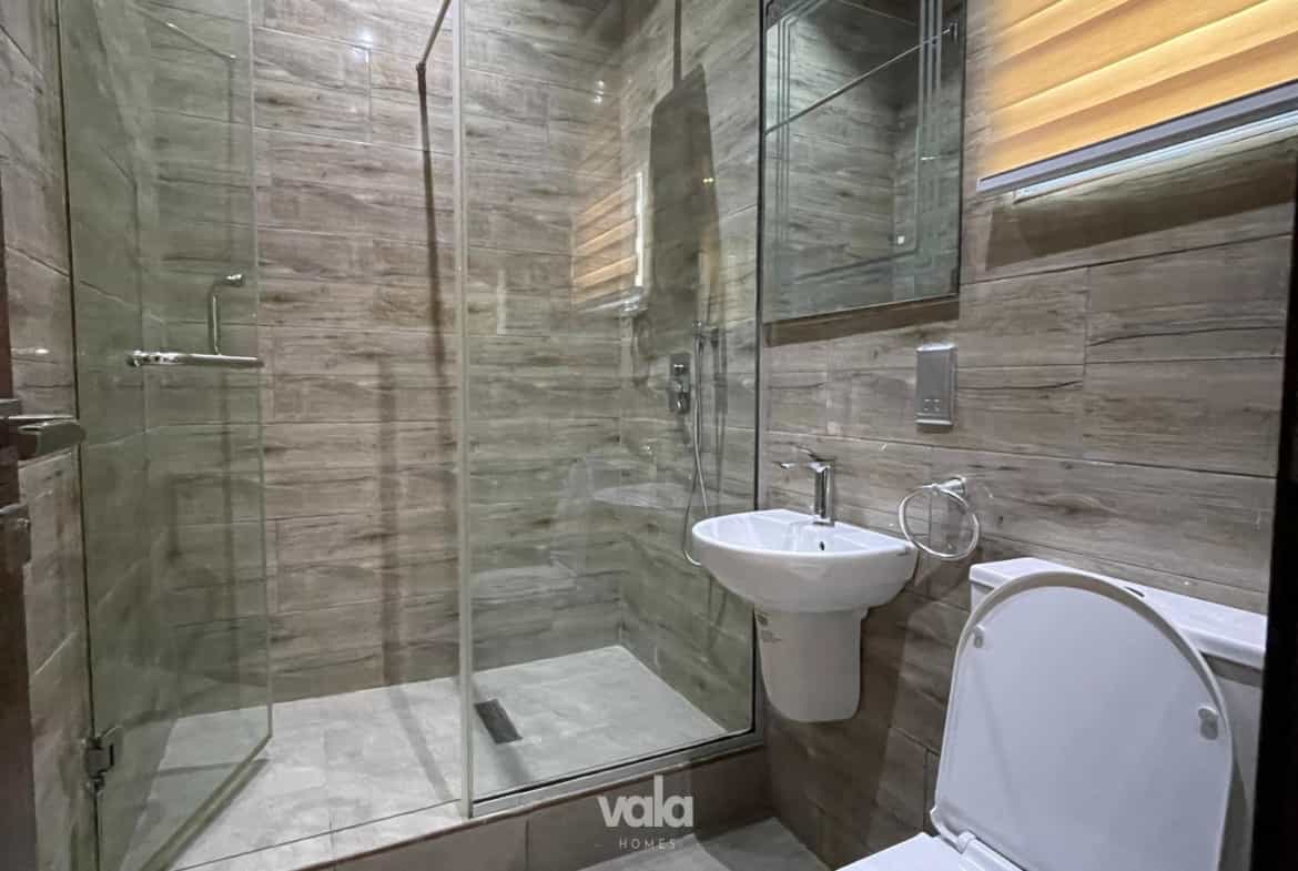 Stylish 2 bedroom apartment on pent floor (Lekki2bd200)