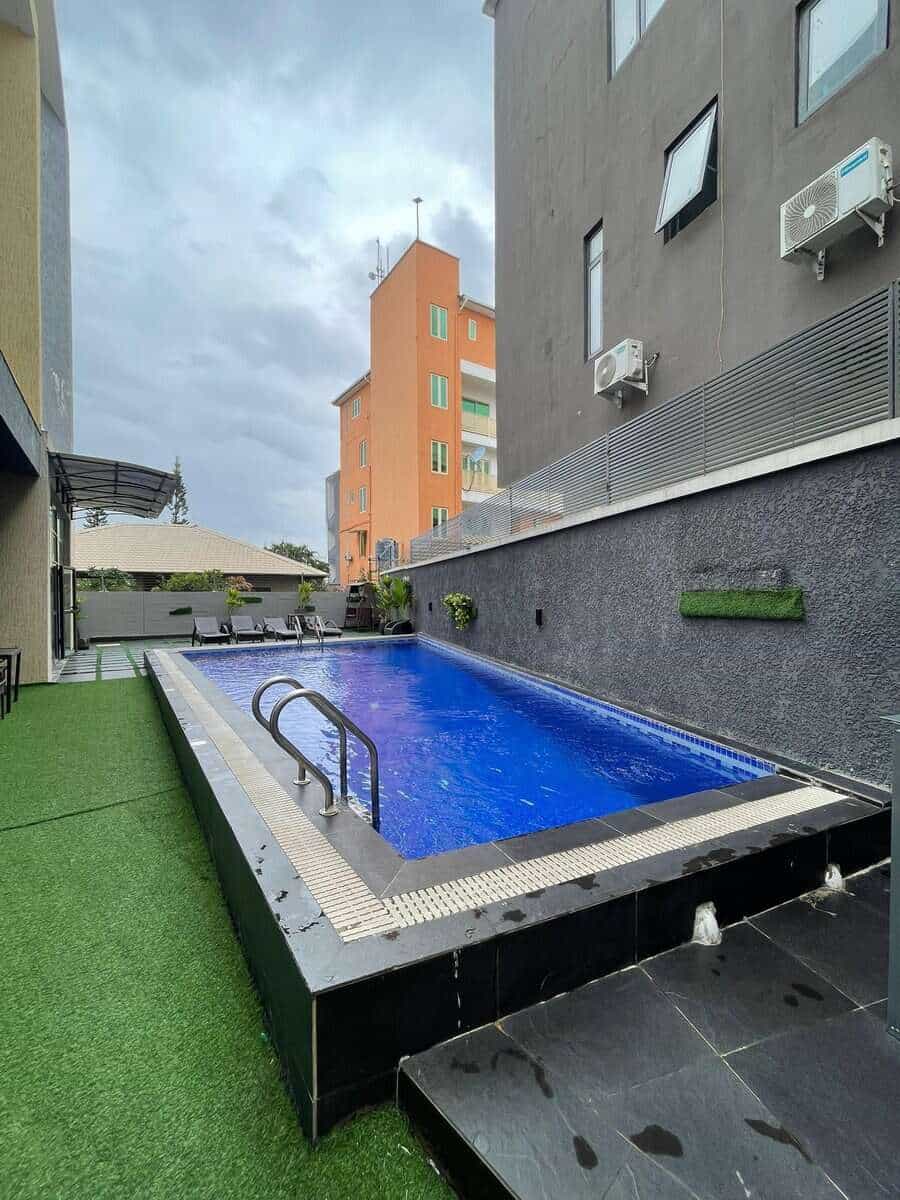 Stylish 2 bedroom apartment on pent floor (Lekki2bd200)