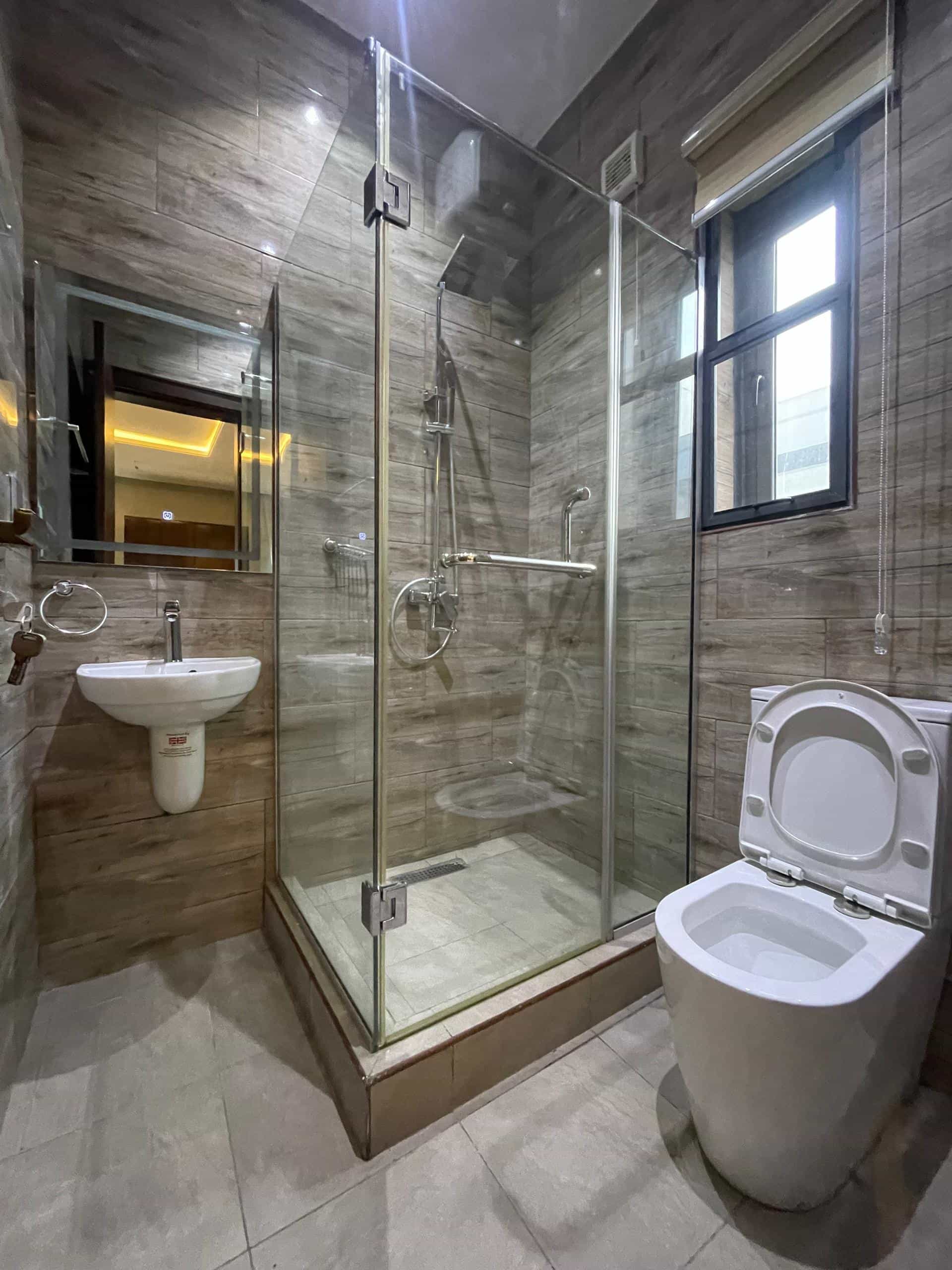 Stylish 2 bedroom apartment on pent floor (Lekki2bd200)