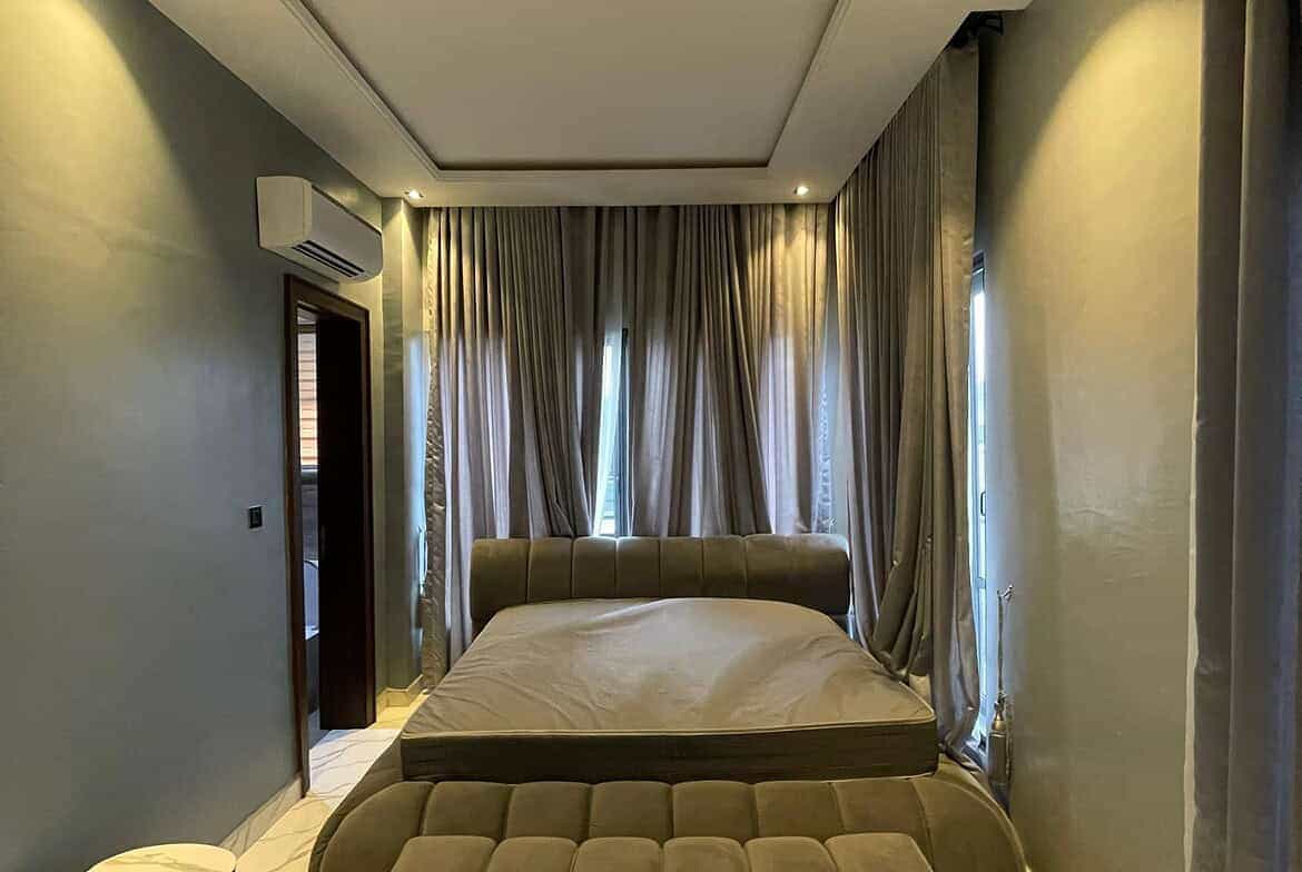 Stylish 2 bedroom apartment on pent floor (Lekki2bd200)