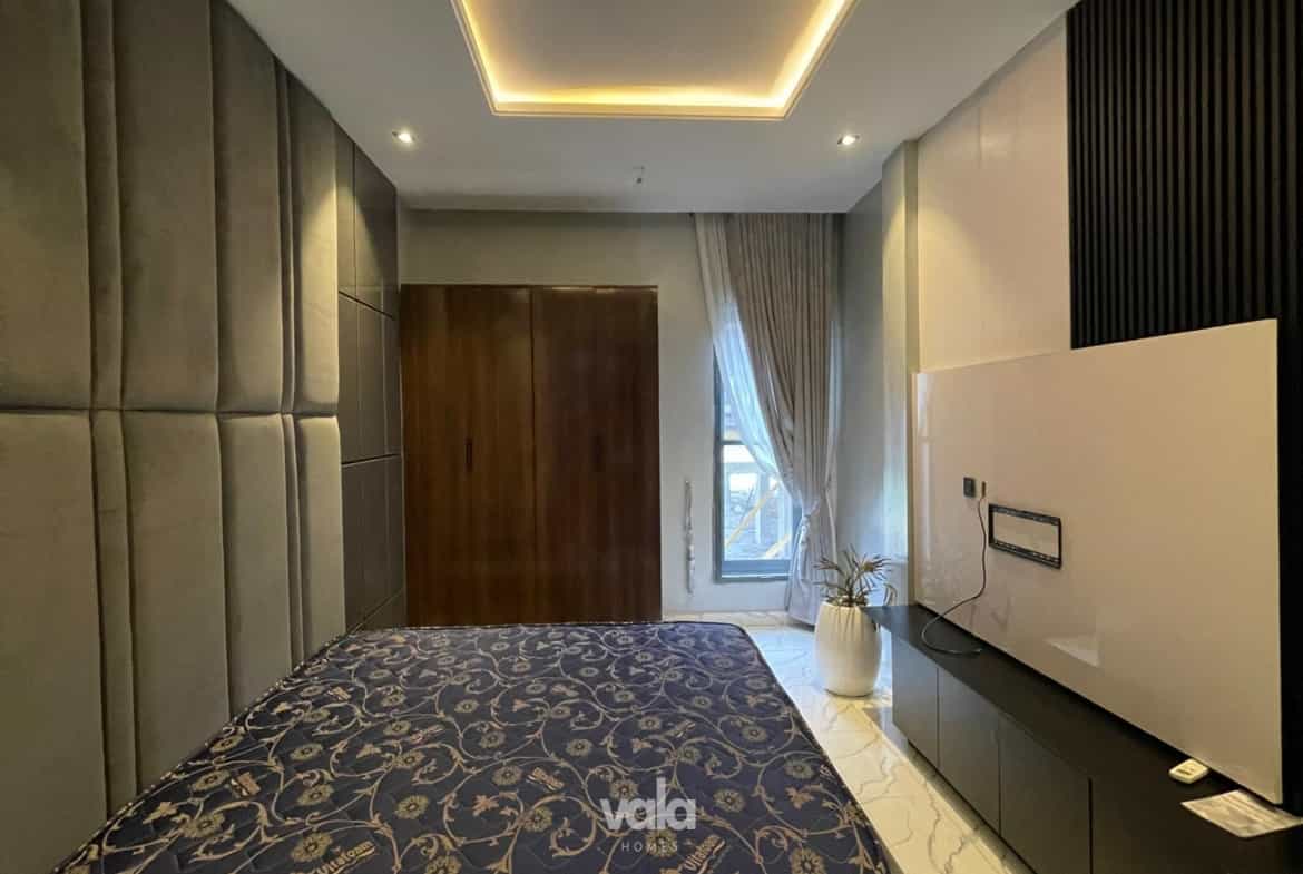 Stylish 2 bedroom apartment on pent floor (Lekki2bd200)