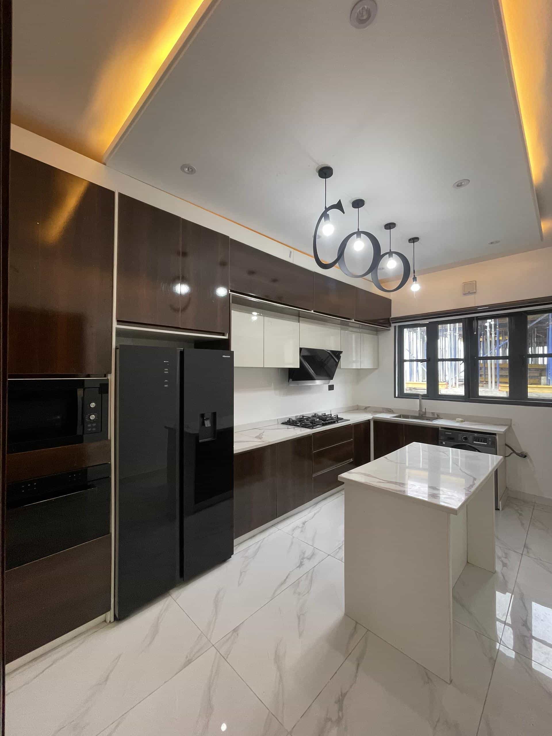 Stylish 2 bedroom apartment on pent floor (Lekki2bd200)