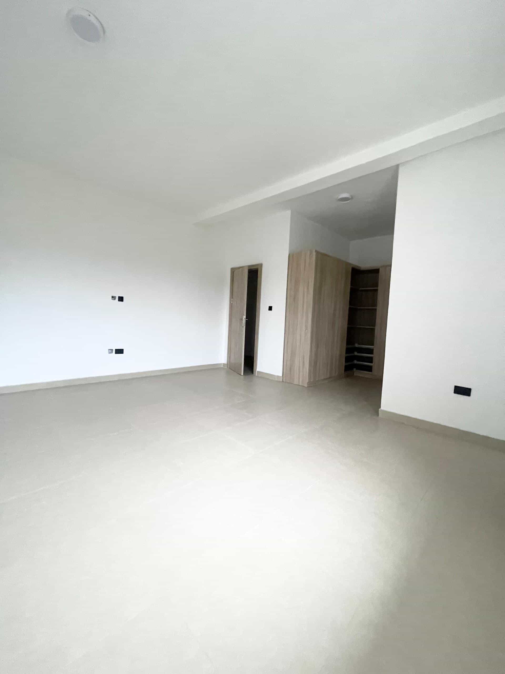 three bedroom apartment (AJAH3B)
