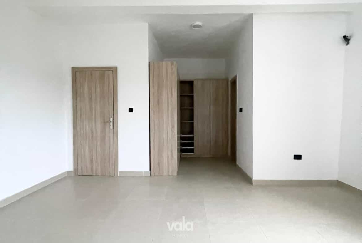 three bedroom apartment (AJAH3B)