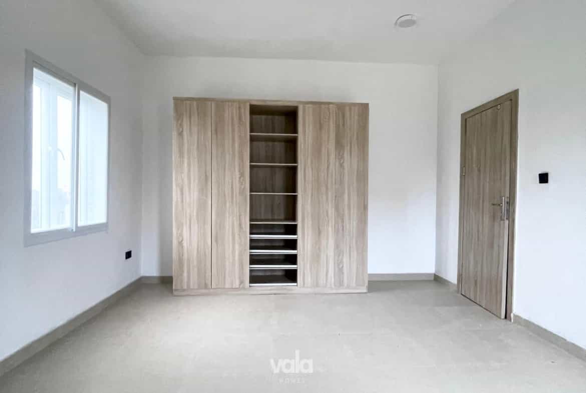 three bedroom apartment (AJAH3B)