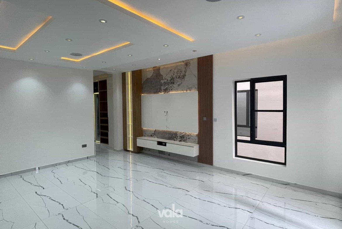 Exquisite five bedroom detached duplex in an excellent location (226Ajah5bdd)