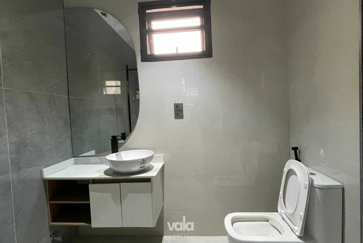 Exquisite five bedroom detached duplex in an excellent location (226Ajah5bdd)