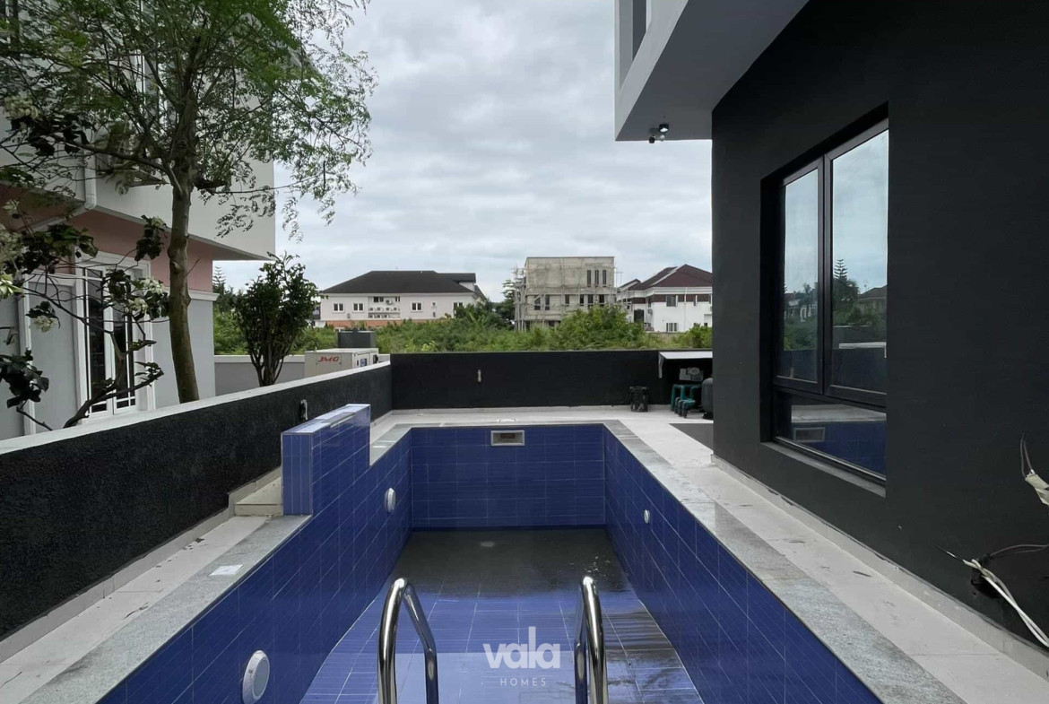 Exquisite five bedroom detached duplex in an excellent location (226Ajah5bdd)