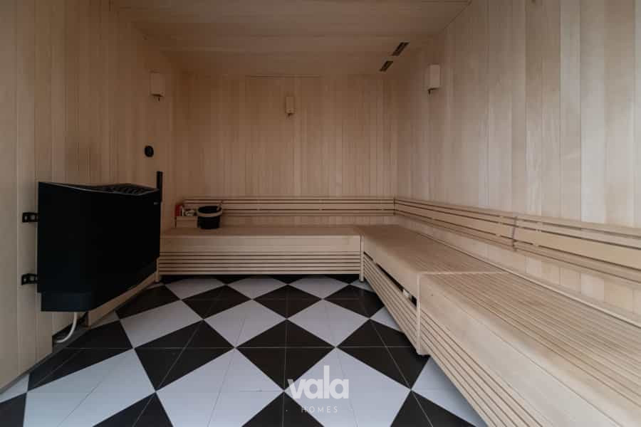 Luxury waterfront five bedroom maisonette Luxury waterfront five bedroom maisonette